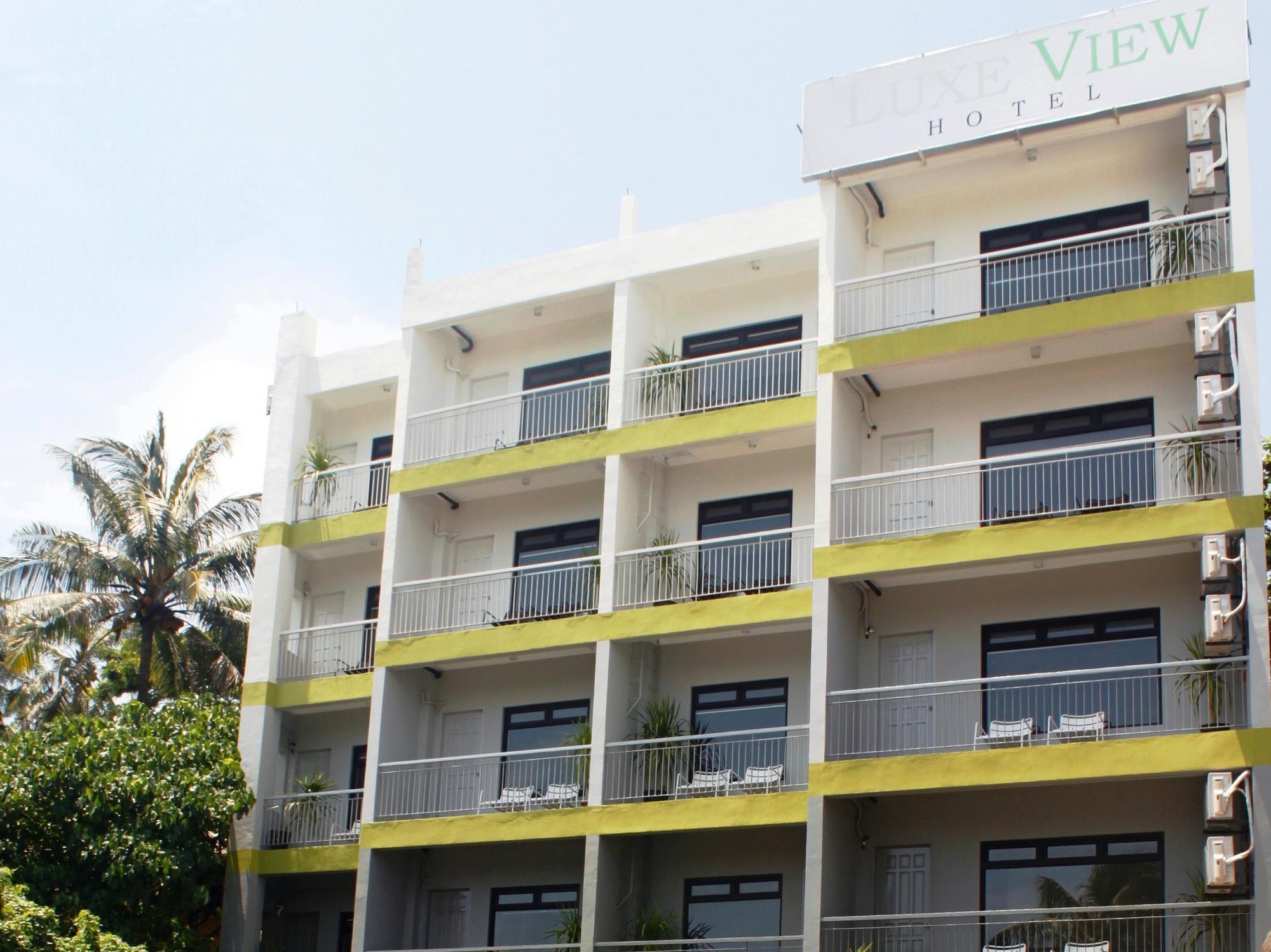Luxeview Hotel Balabag  Exterior foto
