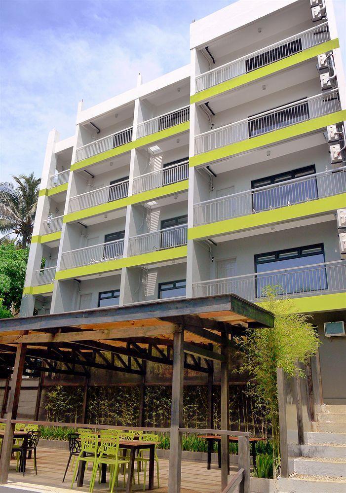 Luxeview Hotel Balabag  Exterior foto